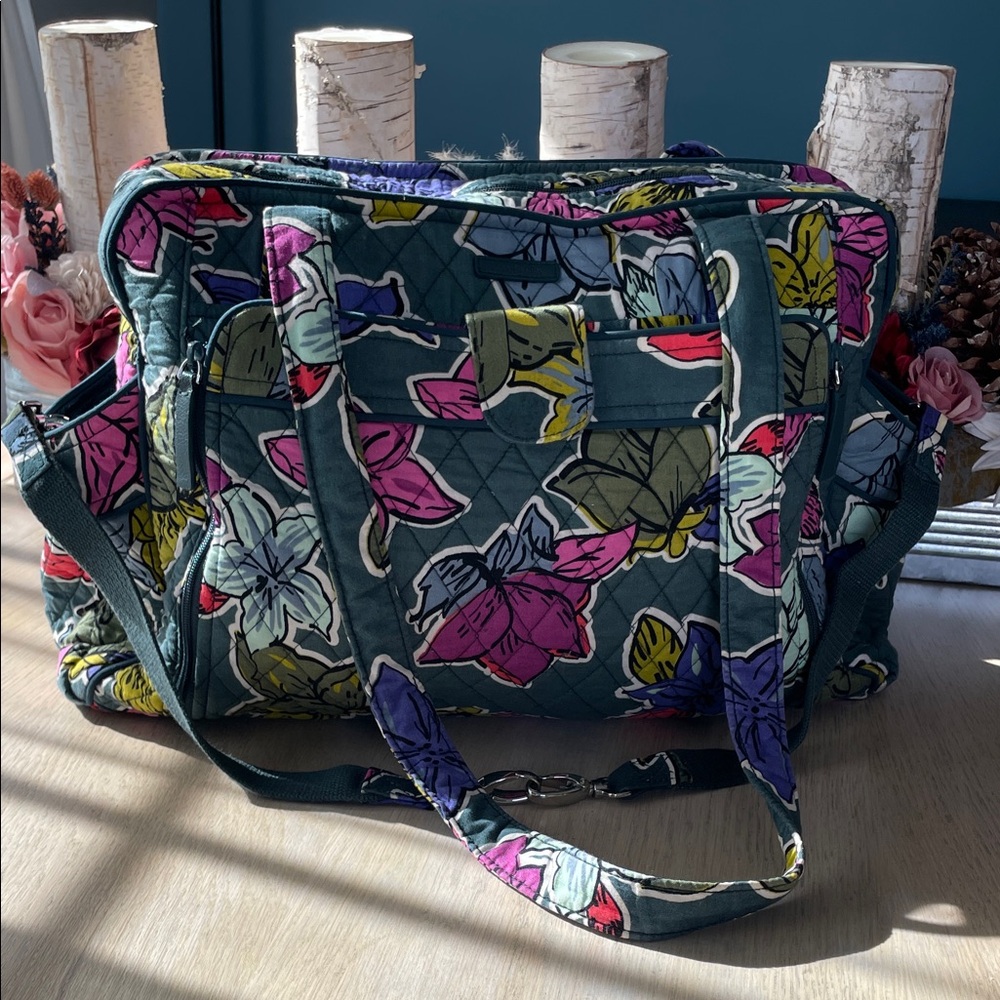 💙 Vera Bradley Falling Flowers Diaper Bag
